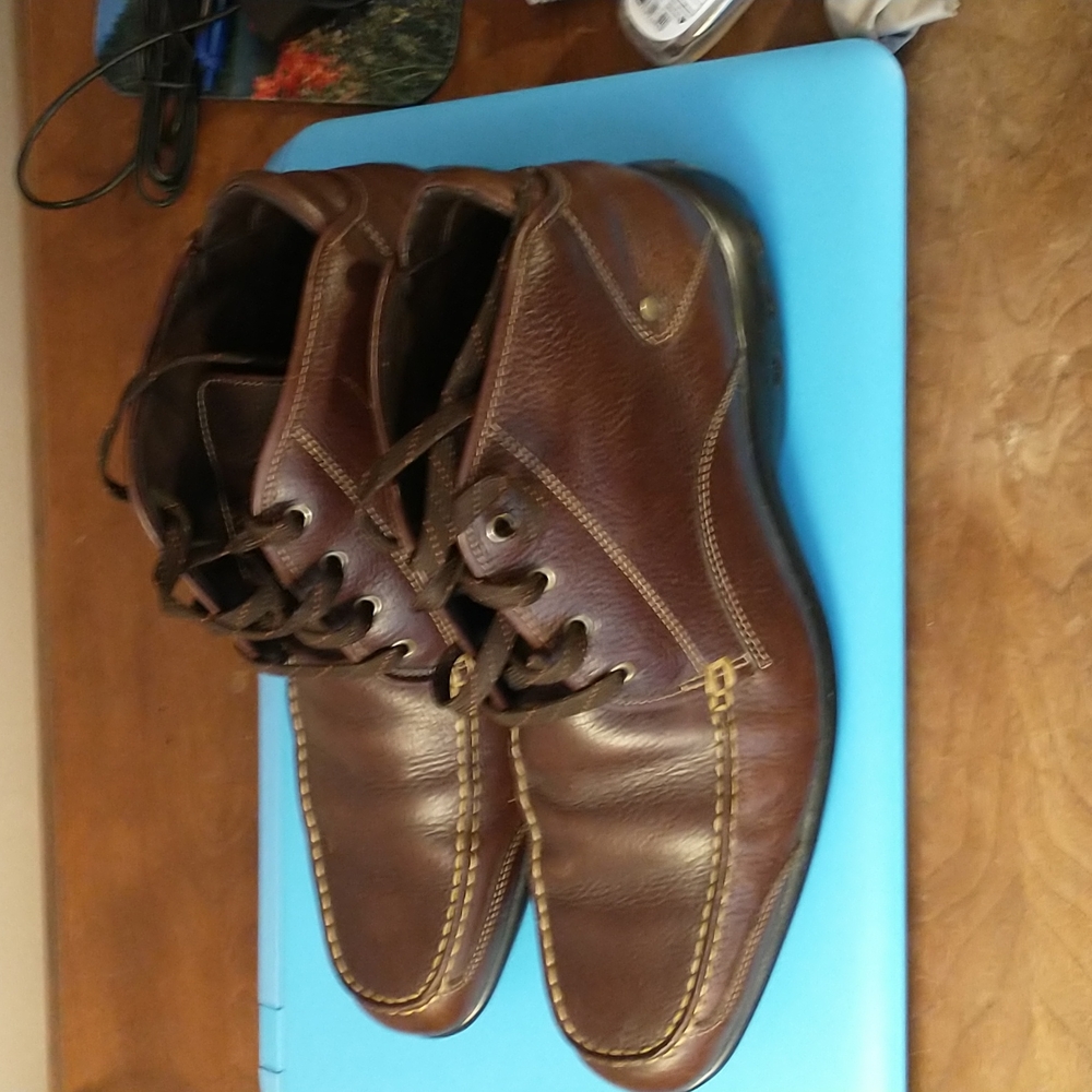 Used like new high top leather boots. With Nike air.